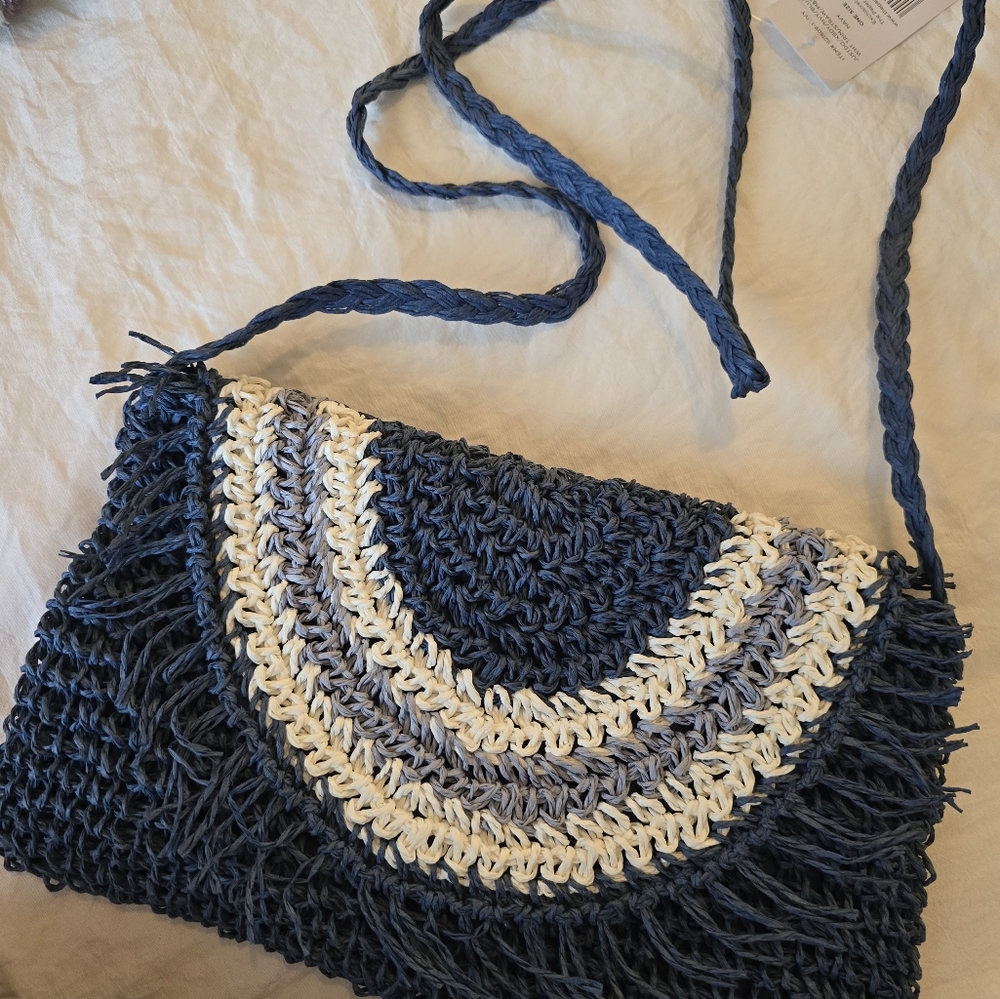 Mia and Tess brand Navy/beige/white straw shoulder bag.NWT